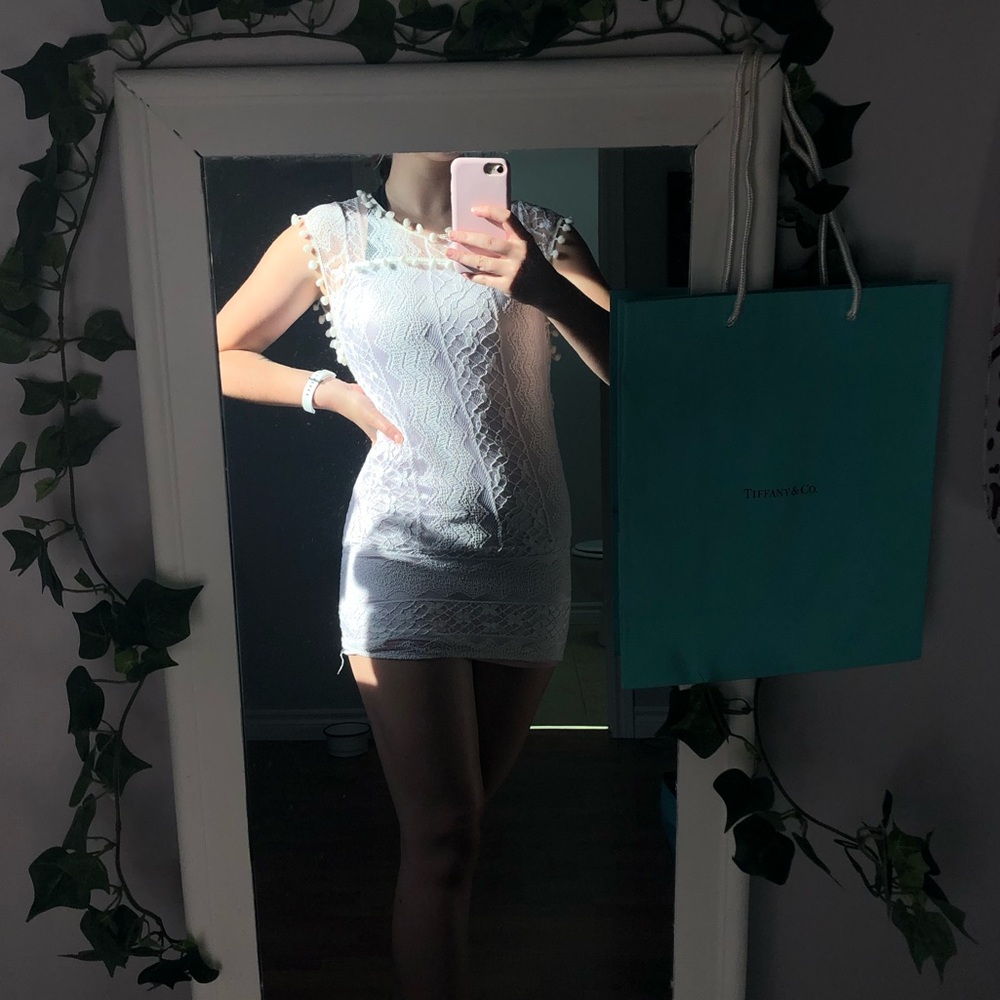 🤍HP🤍2 IN 1🤍 boho-style white lace mini dress and tight light pink slip